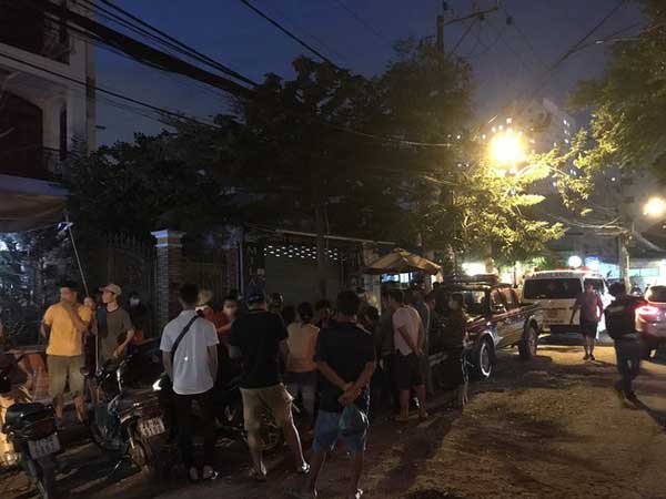 Phát hiện chủ quán cà phê treo cổ trong nhà