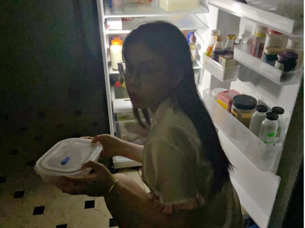 Cô gái ăn kiêng mãi chẳng giảm cân, cộng đồng mạng cười bò khi biết nguyên nhân!