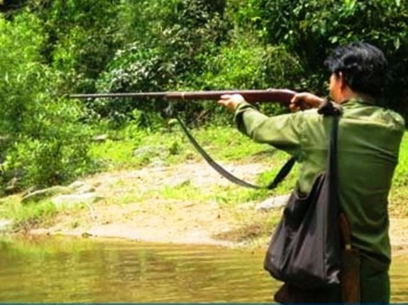 Một thầy giáo ở Nghệ An tử vong vì trúng đạn khi đi săn