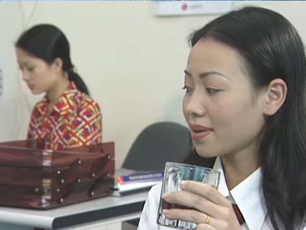 Cuộc sống lận đận của nhân vật bị ghét nhất phim Phía trước là bầu trời
