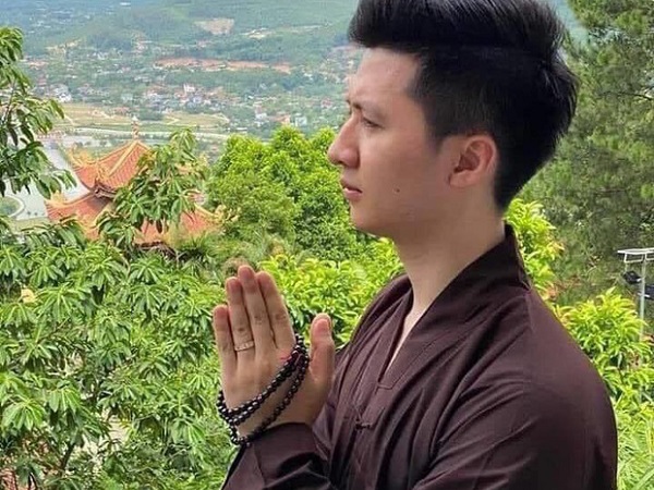 Đạo diễn Nguyễn Trọng Hưng lên tiếng về bức ảnh đi chùa sau ồn ào với Âu Hà My