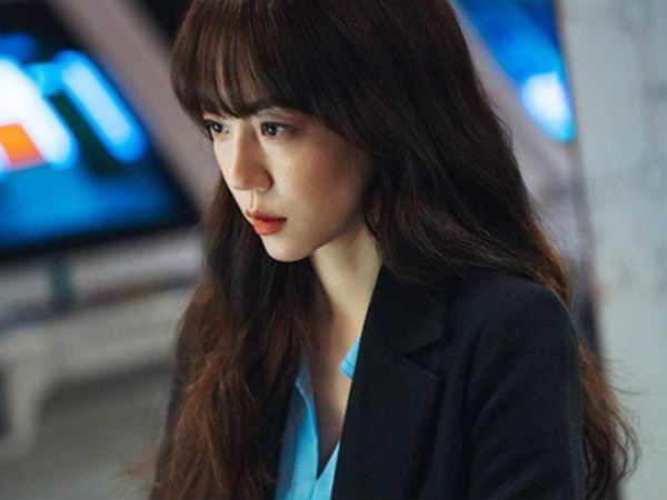 Ly hôn, anh rể để lại toàn bộ tài sản cho chị gái khiến nhà tôi nể phục, đến khi tìm thấy 16 lá thư viết tay trong nhà chị, tôi bàng hoàng và căm hận tột cùng