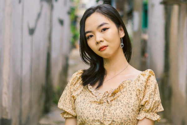 Nữ sinh thứ 2 đạt 10 điểm Ngữ văn tốt nghiệp: Chỉ học đến 11h đi ngủ, tiết lộ nội dung bài văn