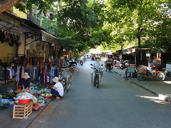Thành phố Hội An ngày đầu 'gỡ bỏ' cách ly toàn xã hội