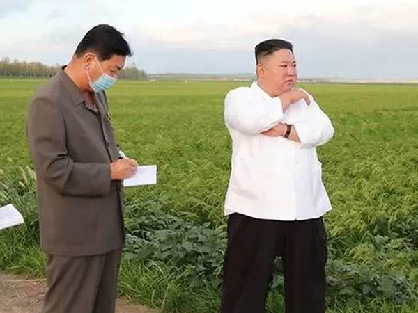 Kim Jong Un đích thân thăm vùng bị bão