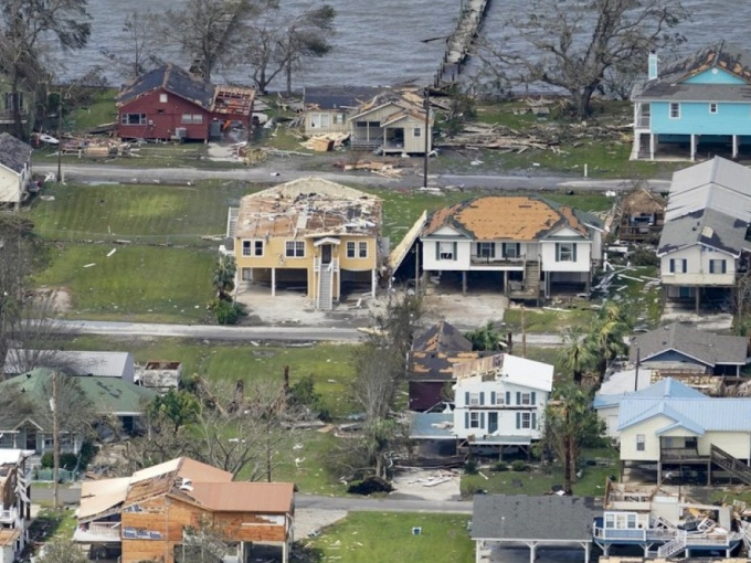 Bão Laura tàn phá bang Louisiana, 6 người thiệt mạng