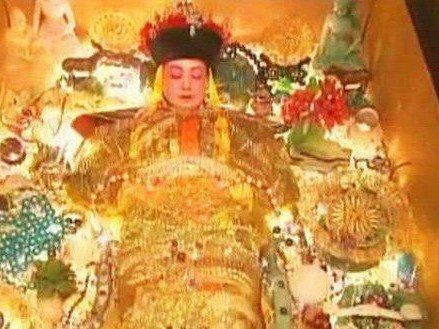 Bí mật viên dạ minh châu 2.900 tỷ trong miệng Thái Hậu Từ Hy