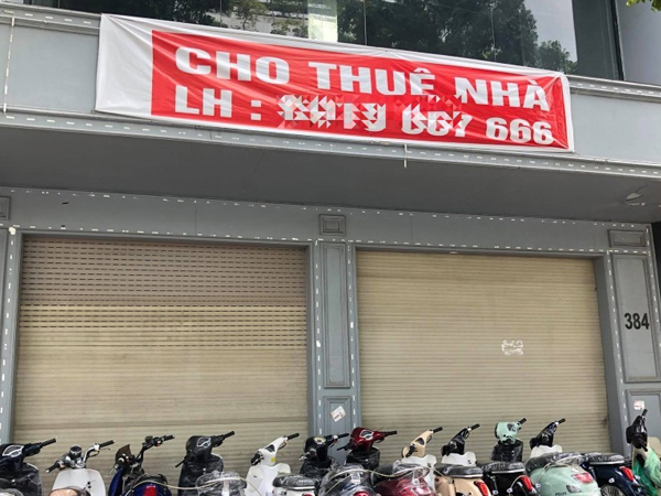 Đóng cửa cả loạt, cảnh chưa từng có trên phố hàng sang Hà Nội