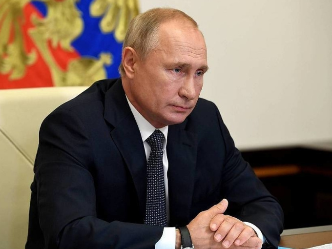Tổng thống Nga Vladimir Putin kể chuyện con gái dùng vaccine Covid-19
