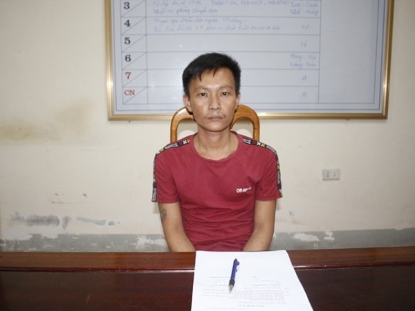 Xách dao vào trụ sở, chém trưởng công an xã