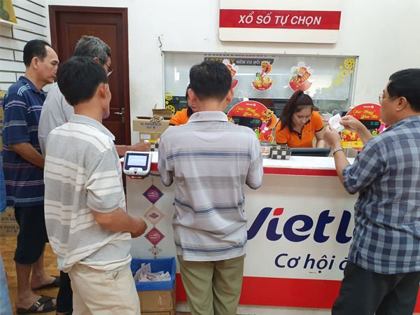 Vietlott tạm ngừng bán vé số: Quyền lợi khách hàng sẽ ra sao?