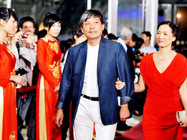NSND Lê Khanh học đòi Hari Won, lập tức bị chồng 'cho ăn đòn' kèm 1 câu dằn mặt