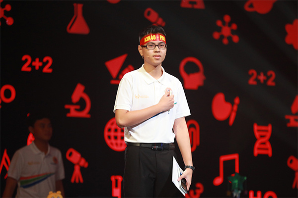 Quán quân Olympia 2019 đạt điểm cao kỳ thi tốt nghiệp THPT