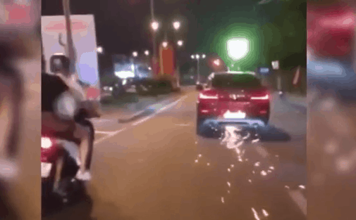 Video: Nữ tài xế xe BMW đạp ga 'điên cuồng', tóe lửa bị dàn xe máy rượt đuổi ở Sài Gòn