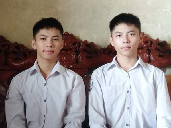 Anh em sinh đôi cùng đạt trên 27 điểm khối A