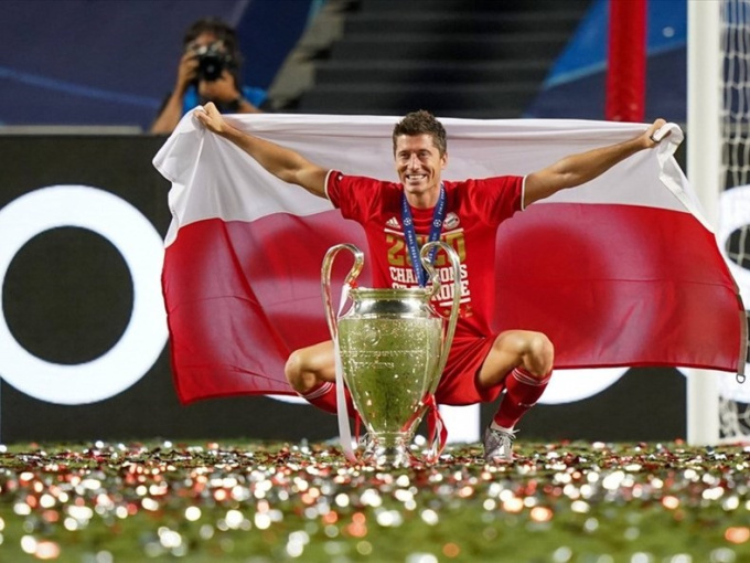 Lewandowski thắng áp đảo trong cuộc bầu chọn 'Cầu thủ của năm' tại Đức