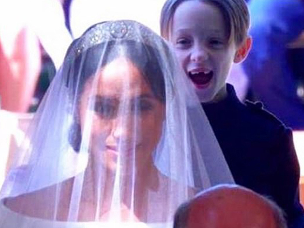 Bạn thân xóa ảnh cô dâu Meghan với con trai mình