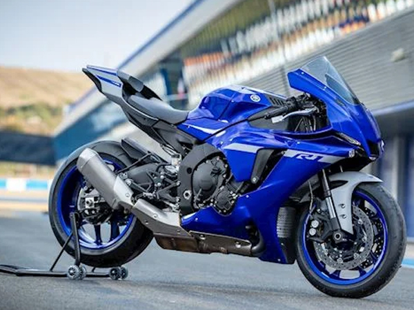 Yamaha R1 2020 giá 729 triệu đồng