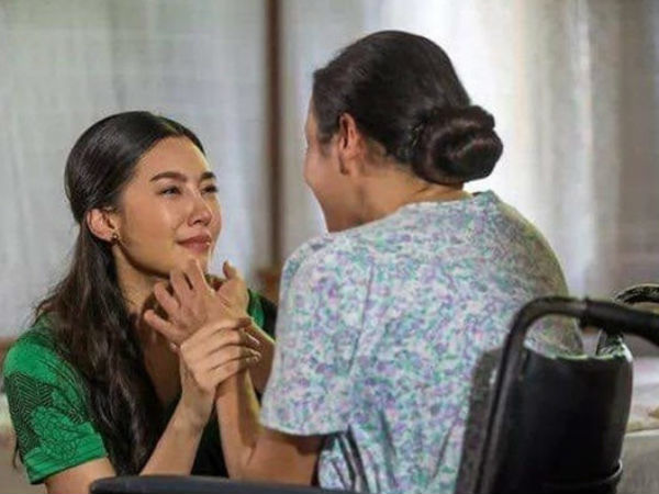 Mẹ chồng bắt đóng 7 triệu/tháng, tằn tiện từng đồng với con dâu, nhưng khi thấy bọc tiền dày bịch nằm trên bàn chị vợ lại bật khóc nức nở
