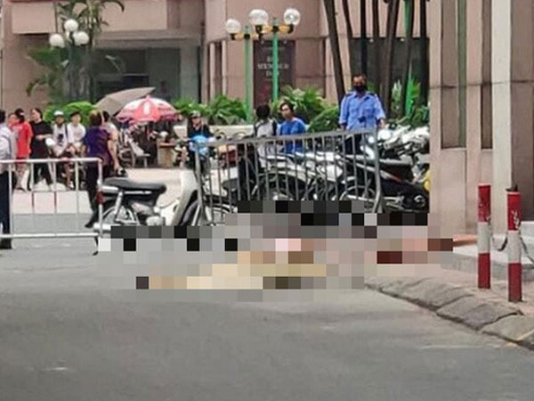 Hà Nội: Rơi từ tầng 12 chung cư xuống đất, bé gái tử vong thương tâm