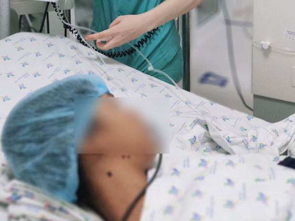 Bé gái 13 tuổi uống thuốc diệt cỏ tự tử