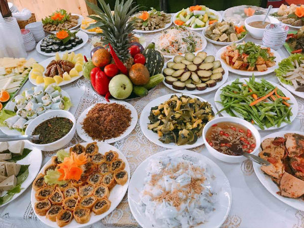 Nấu 50 mâm cỗ chay, cứng lưng run chân dịp Rằm tháng Bảy