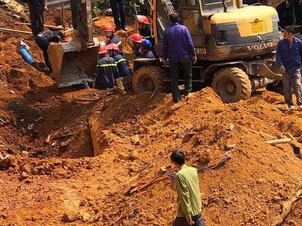 Nóng: Sập công trình ở Phú Thọ, ít nhất 4 người chết, nhiều người bị thương