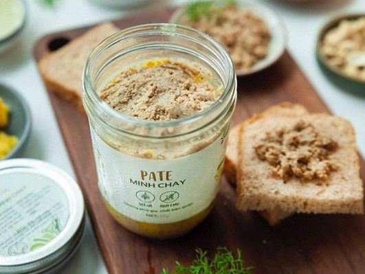 Tiết lộ sốc về phí điều trị cho hai chị em ruột ở Long An ngộ độc pate Minh Chay