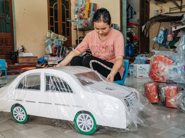 Khẩu trang y tế, kính chắn giọt bắn xuất hiện ở 'Thủ phủ vàng mã' lớn nhất cả nước 'tháng cô hồn'