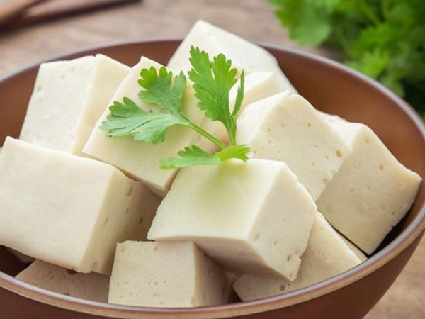 Không chỉ sữa, đây là những thực phẩm 'rẻ tiền' giàu canxi giúp xương chắc khỏe ít ngờ đến