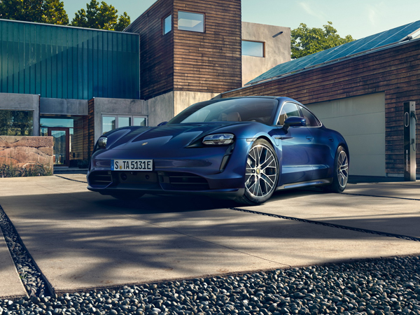 Porsche Taycan chốt giá từ 5,72 tỷ đồng tại Việt Nam: Tăng tốc như siêu xe, không tốn một giọt nhiên liệu