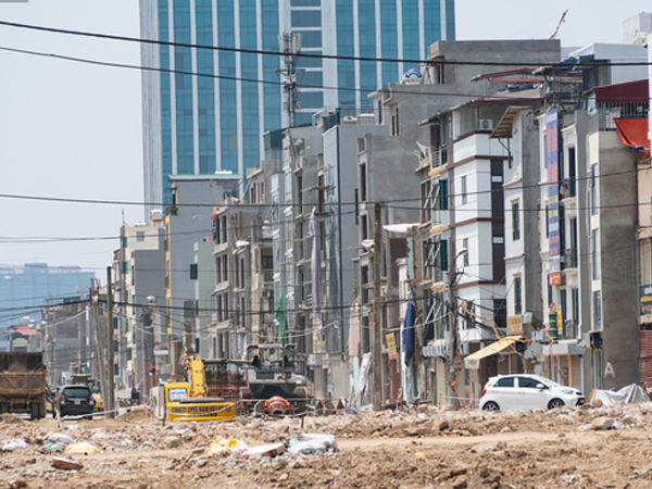 Ảnh: Đại công trường nham nhở vành đai 2 đoạn qua Minh Khai - Đại La
