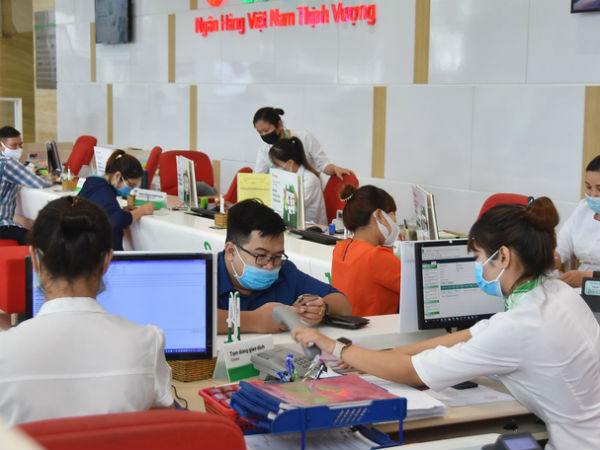 Tiền vẫn vào ngân hàng dù lãi suất thấp
