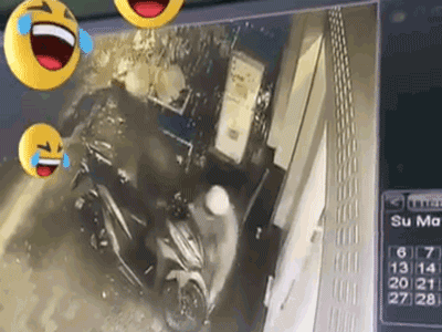 Video: Cật lực cắt khóa xe máy, 2 tên trộm bất ngờ bị chủ nhà phát hiện đúng thời khắc quan trọng