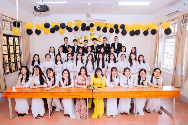 Lớp học siêu giỏi ở Nghệ An: 33/34 nhận học bổng tuyển thẳng, 1 thủ khoa khối D1, điểm trung bình Anh 9,5