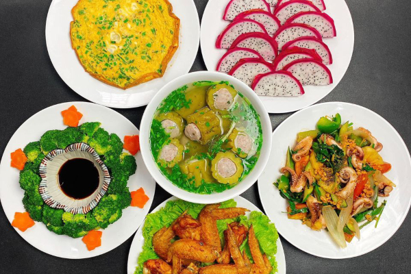 Loạt mâm cơm cho 6 người ăn đẹp nức nở của cô vợ trẻ khiến hội yêu bếp thả tim ầm ầm