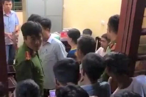 Nghi vấn Phó trưởng Công an xã nổ súng gây thương tích cho học sinh lớp 12