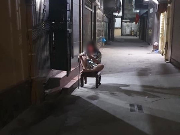 Đi chơi đêm về muộn, người đàn ông 'chết khiếp' khi nhìn thấy hình ảnh trước cửa nhà