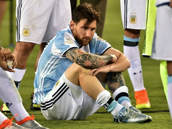 Bốn lần Messi hờn dỗi