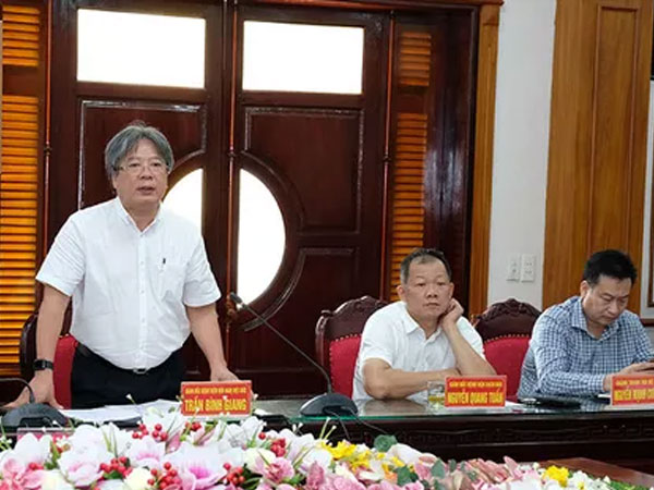Bộ Y tế làm việc với BV Bạch Mai và BV Việt Đức dự án cơ sở 2 về mua sắm thiết bị y tế