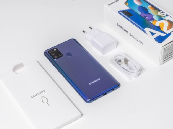 Samsung 'đại hạ giá' nhiều điện thoại, giảm sâu nhất 3 triệu đồng