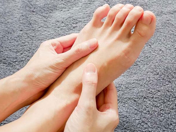 Nếu bỗng dưng thấy bàn chân có 5 sự thay đổi này, coi chừng cơ thể đang mắc trọng bệnh và cần được 'giải cứu' lập tức