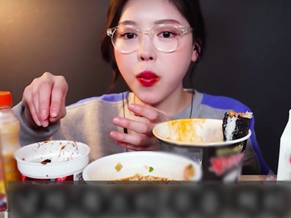 Nữ YouTuber mukbang Hàn tiếp tục bị vạch trần: Là kẻ lừa đảo trắng trợn, tất cả đều có kịch bản từ trước