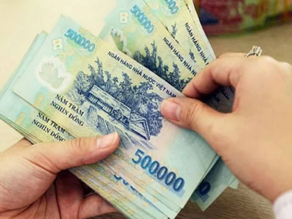Chồng sắp cưới cho gia đình tôi vay 50 triệu đồng nhưng đòi tính lãi