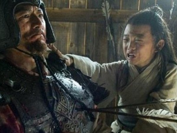 Tam quốc diễn nghĩa: Tôn Quyền cảnh báo trước tai họa nhưng Tôn Kiên vẫn không thể tránh khỏi