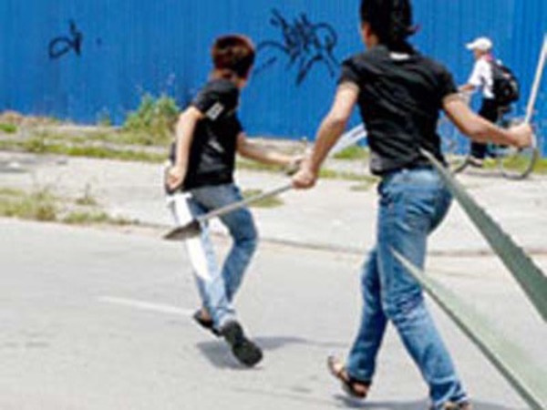 Chém người đi đường vì 'ngứa mắt'