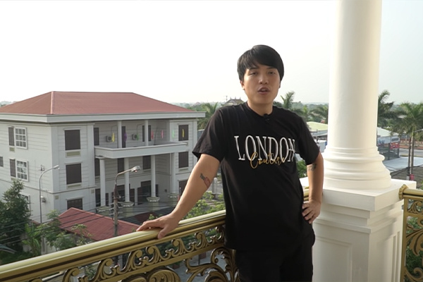 NTN - 'YouTuber bị ném đá nhiều nhất Việt Nam' khoe nhà 4 tầng mới xây, nhìn là thấy to nhất phố
