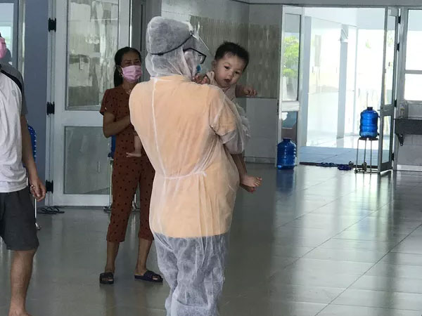 Tâm sự của bác sĩ chăm sóc 53 trẻ cách ly ở Bình Dương, bố mẹ ở Hàn Quốc