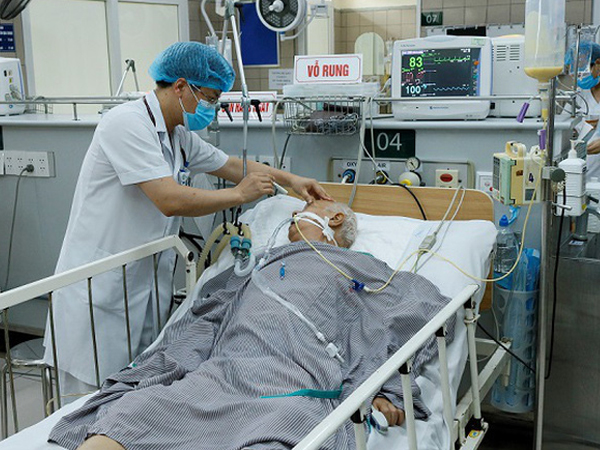 Bệnh nhân nguy kịch sau khi ăn pate Minh Chay, Bộ Y tế lần đầu tiên hướng dẫn nhận biết ngộ độc botulinum