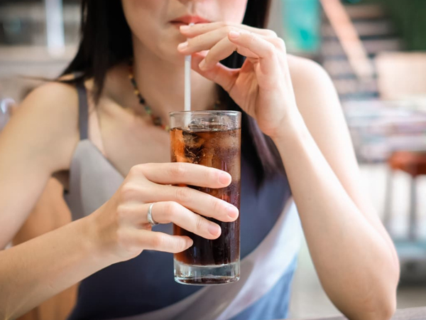 Vừa ăn no xong, đừng vội làm ngay 6 việc này vì sẽ làm tổn thương dạ dày, khiến cơ thể mệt mỏi, dễ mắc bệnh hơn